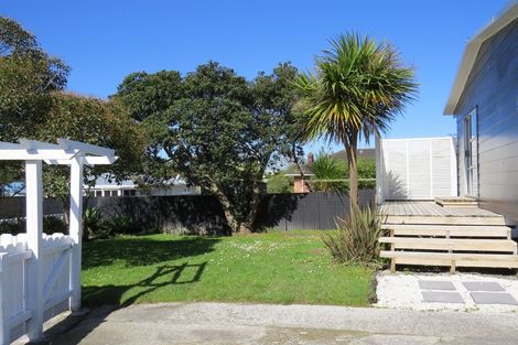 Photo of property in 55 Stottholm Road, Titirangi, Auckland, 0604