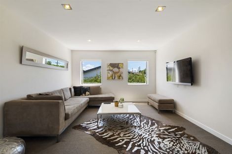 Photo of property in 15 Waitemata Road, Hauraki, Auckland, 0622