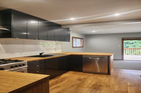 Photo of property in 53 Pitcairn Street, Oakura, 4314