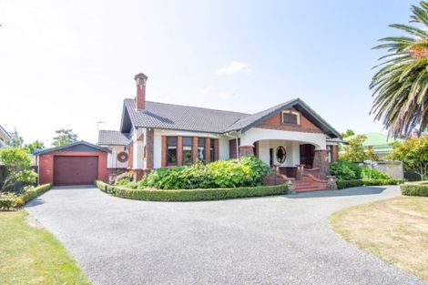 Photo of property in 353 Featherston Street, Palmerston North, 4414