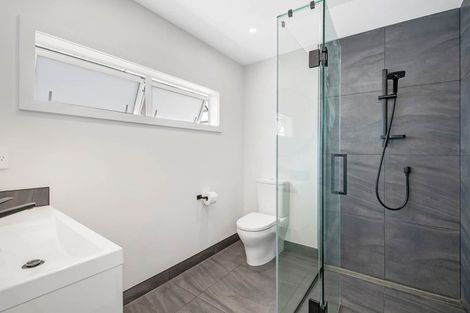 Photo of property in 1 Domain Crescent, Muriwai, Waimauku, 0881