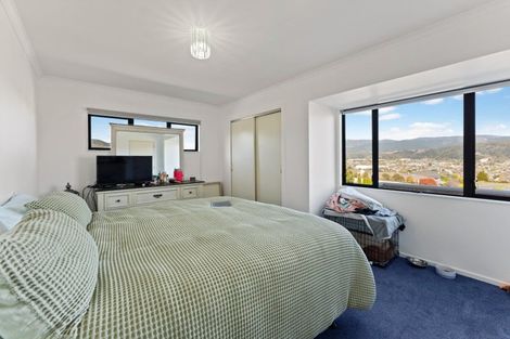 Photo of property in 2 Betty Watt Grove, Riverstone Terraces, Upper Hutt, 5018