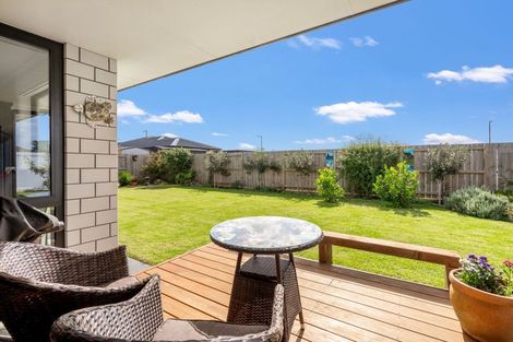 Photo of property in 4 Te Taniwha Road, One Tree Point, 0118