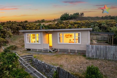 Photo of property in 12 Owhiti Street, Titahi Bay, Porirua, 5022