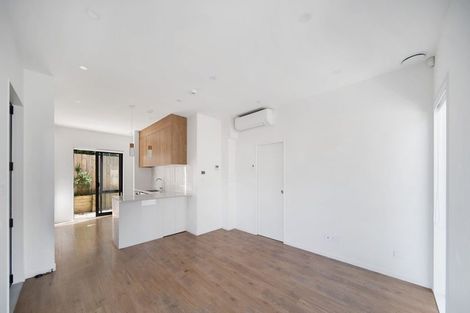 Photo of property in 64 Landscape Road, Papatoetoe, Auckland, 2025