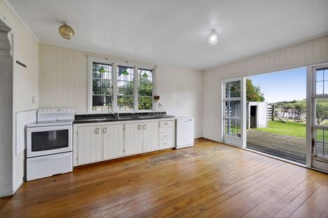 Photo of property in 52 Kawei Road, Ohawe, Hawera, 4671