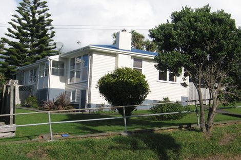 Photo of property in 15 Pikarere Street, Titahi Bay, Porirua, 5022