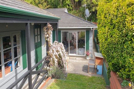 Photo of property in 40f2 Salford Street, Newlands, Wellington, 6037