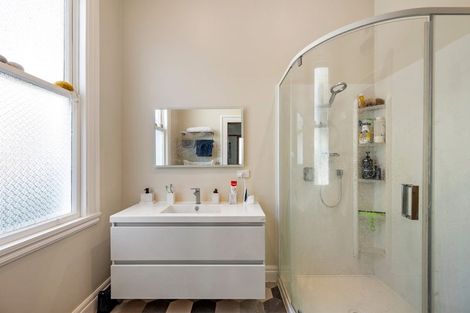 Photo of property in 43 Porritt Avenue, Mount Victoria, Wellington, 6011