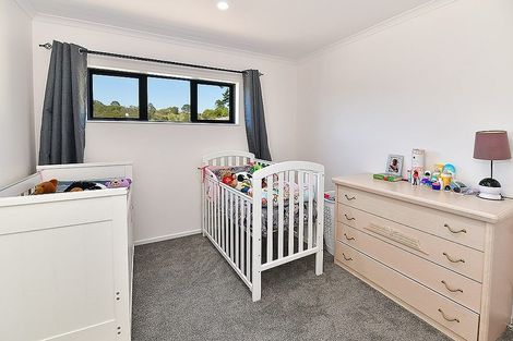 Photo of property in 21 Rauta Way, Helensville, 0800