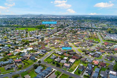 Photo of property in 5 Retreat Drive, Mangere, Auckland, 2022