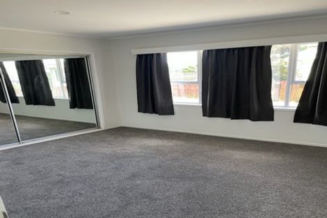 Photo of property in 1/4 Pemberton Avenue, Bayview, Auckland, 0629