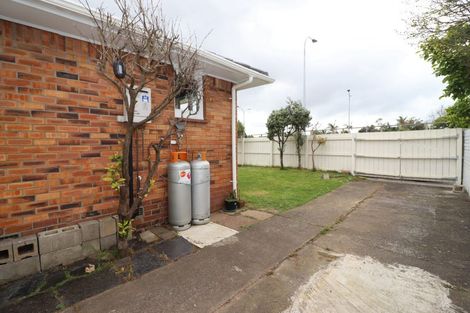 Photo of property in 2/95 Pakuranga Road, Pakuranga, Auckland, 2010