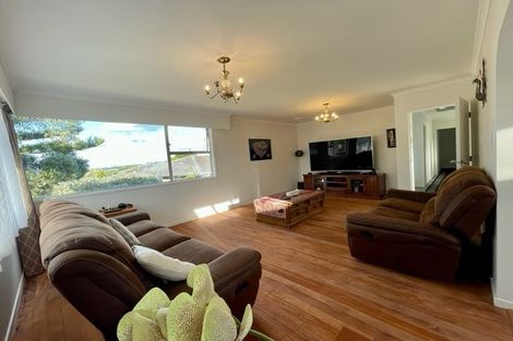 Photo of property in 57 Fairmount Road, Titirangi, Auckland, 0604