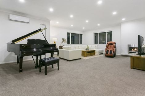 Photo of property in 64 English Oak Drive, Schnapper Rock, Auckland, 0632