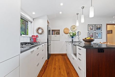 Photo of property in 15 Karitane Drive, Cashmere, Christchurch, 8022