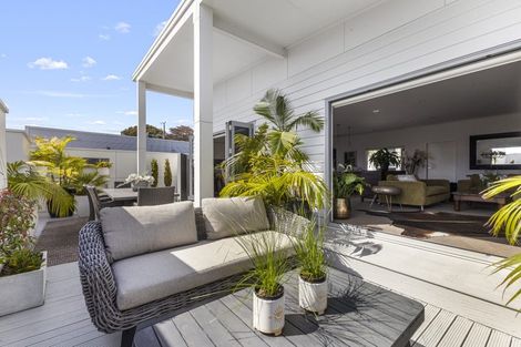 Photo of property in 298 Huatoki Street, Upper Vogeltown, New Plymouth, 4310