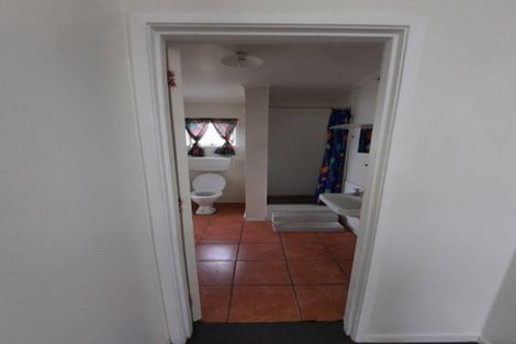 Photo of property in 4 Waimana Road, Conifer Grove, Takanini, 2112
