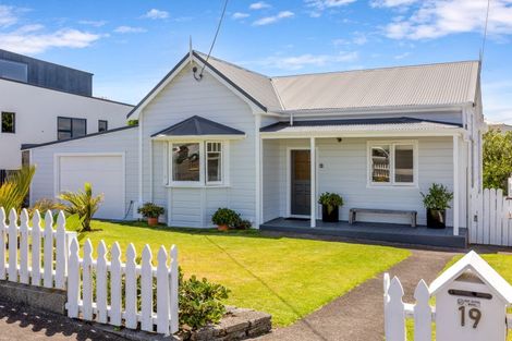 Photo of property in 19 Beach Street, Fitzroy, New Plymouth, 4312