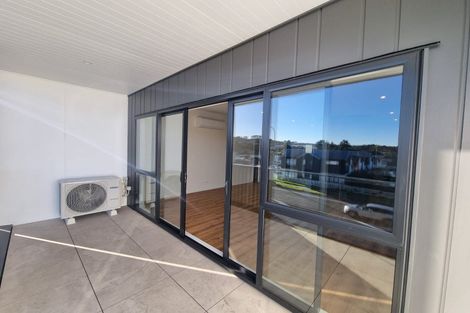 Photo of property in 18 Black Shed Road, Flat Bush, 2019
