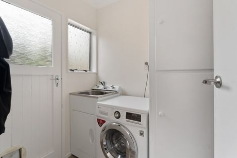 Photo of property in 16 Puriri Road, Waikanae, 5036