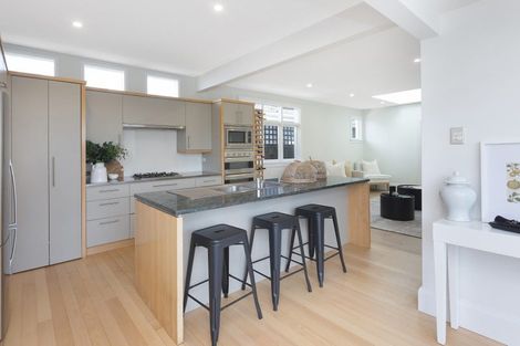 Photo of property in 16 Brenchley Avenue, Strowan, Christchurch, 8052