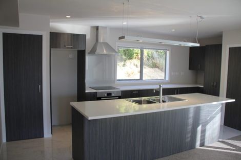 Photo of property in 61u6 Black Rock Road, Newlands, Wellington, 6037