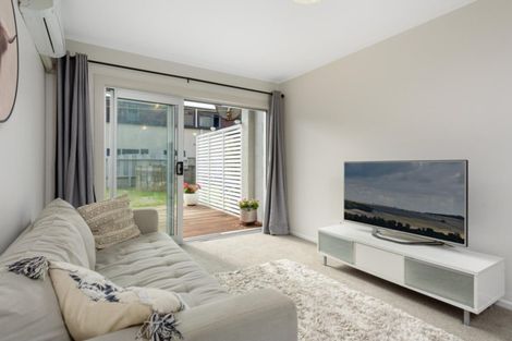 Photo of property in 40 Maunganui Road, Mount Maunganui, 3116