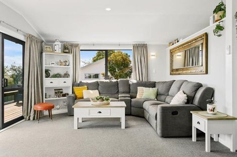 Photo of property in 76 Richmond Avenue, Richmond Heights, Taupo, 3330