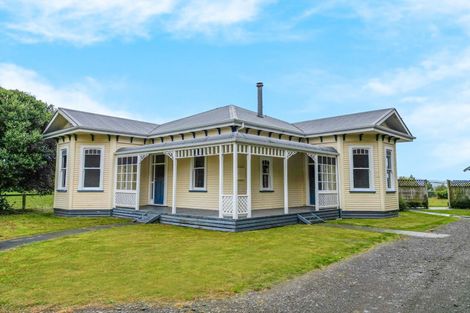 Photo of property in 100 Halcombe Road, Feilding, 4775
