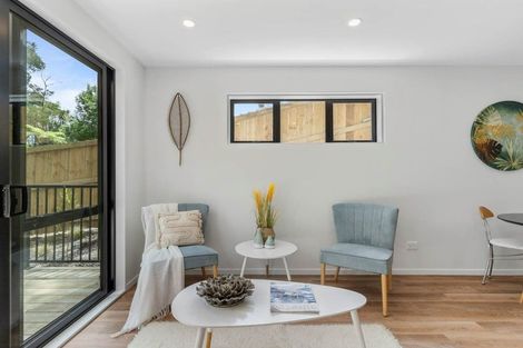 Photo of property in 40 Tokai Place, Glen Eden, 0602