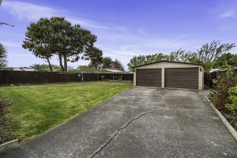 Photo of property in 82 Farquhars Road, Redwood, Christchurch, 8051