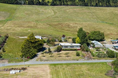 Photo of property in 17 Oxford Street, Waikari, 7420