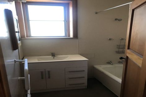 Photo of property in 21 Piko Crescent, Riccarton, Christchurch, 8041