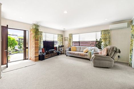 Photo of property in 175a Centreway Road, Orewa, 0931
