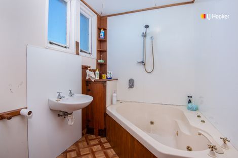 Photo of property in 923 Maungatua Road, Berwick, Outram, 9073