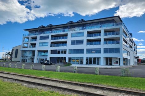 Photo of property in Marina View Apartments, 204/4 Reads Quay, Gisborne, 4010