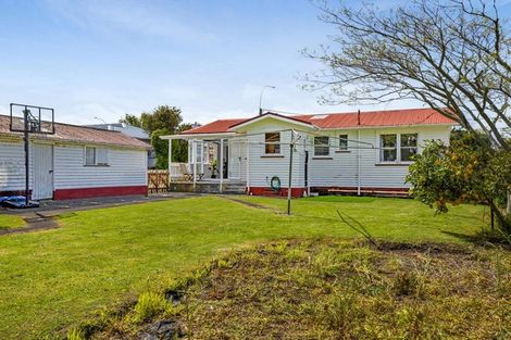 Photo of property in 42 Puriri Street, Hawera, 4610