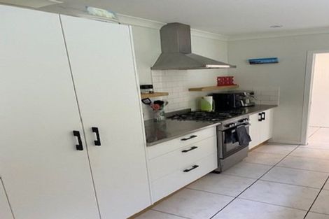 Photo of property in 27 Olivia Crescent, Tawa, Wellington, 5028