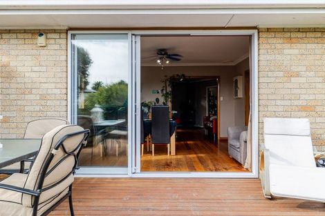 Photo of property in 27 Sheffield Street, Awapuni, Palmerston North, 4412