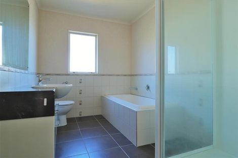 Photo of property in 22 Maybole Drive, Flat Bush, Auckland, 2016