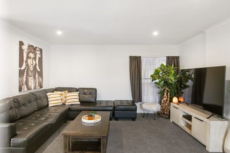 Photo of property in 4 Katrina Place, Massey, Auckland, 0614