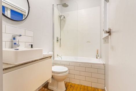 Photo of property in 637 Swanson Road, Swanson, Auckland, 0612