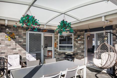 Photo of property in 12 Lancewood Lane, Roslyn, Palmerston North, 4414