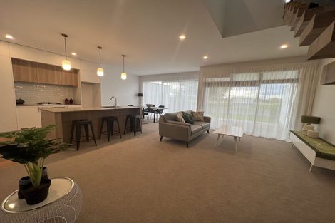 Photo of property in 13 Ruge Court, Cambridge, 3434