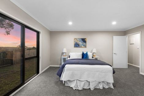 Photo of property in 4190a Great North Road, Glendene, Auckland, 0602