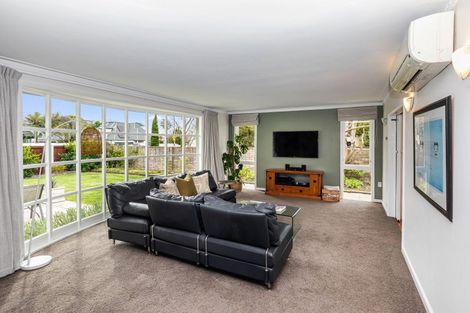 Photo of property in 90 Clyde Road, Ilam, Christchurch, 8041