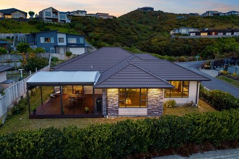 Photo of property in 5 Waitaria Terrace, Aotea, Porirua, 5024