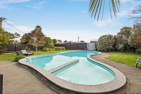 Photo of property in 37 Pitt Street, Clive, 4102