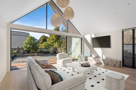 Photo of property in 57 Wiggins Street, Sumner, Christchurch, 8081